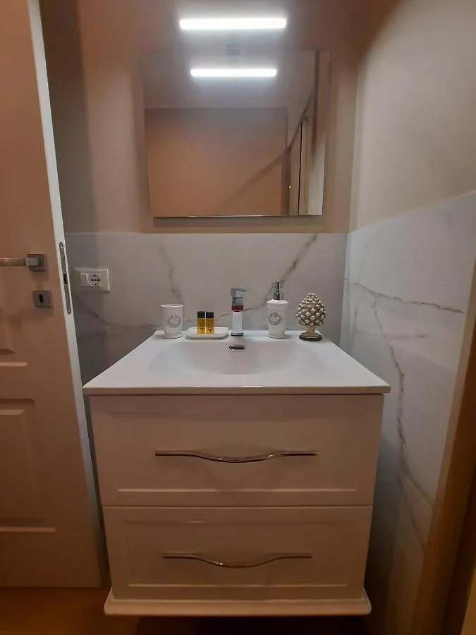 Apartment Ortigiacharmant Syracuse Italy